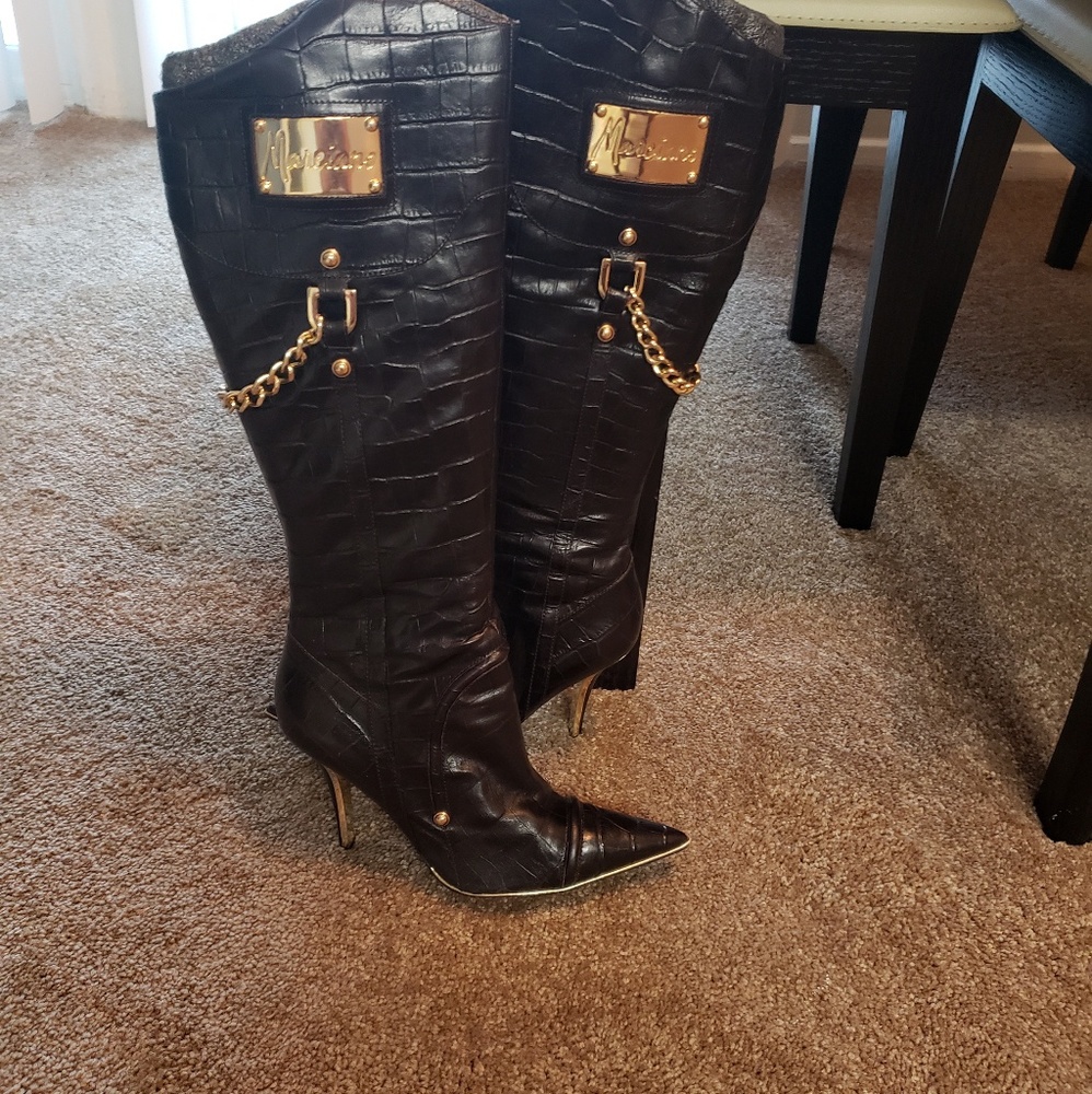 Gorgeous crock print designer boot.